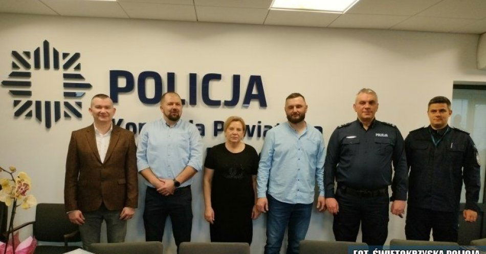 zdjęcie: Pożegnanie policjantów odchodzących na emeryturę / fot. KPP Pińczów