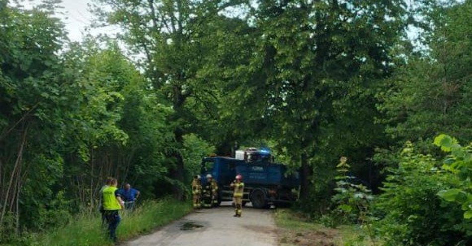 zdjęcie: Policjanci pracowali na miejscu wypadku drogowego / fot. KPP w Gołdapi