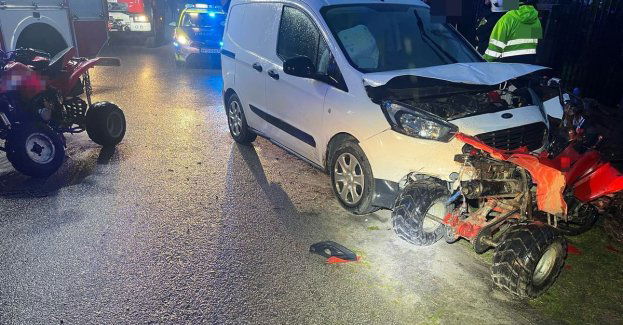 Quad kierowany przez nastolatka zderzył się z fordem