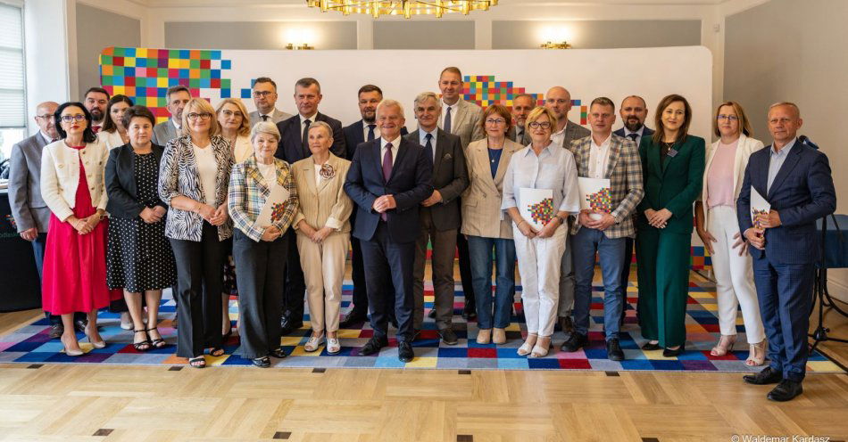 zdjęcie: Miasto z dotacją dla seniorów / fot. nadesłane