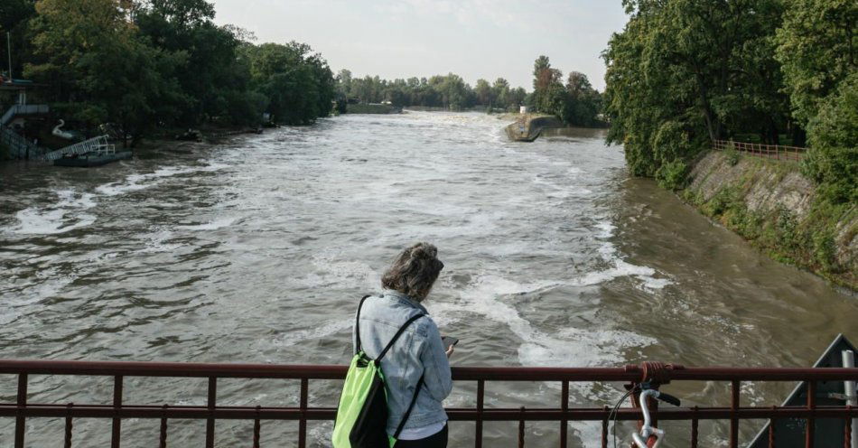 zdjęcie: Stany wody we Wrocławiu powoli opadają / fot. PAP