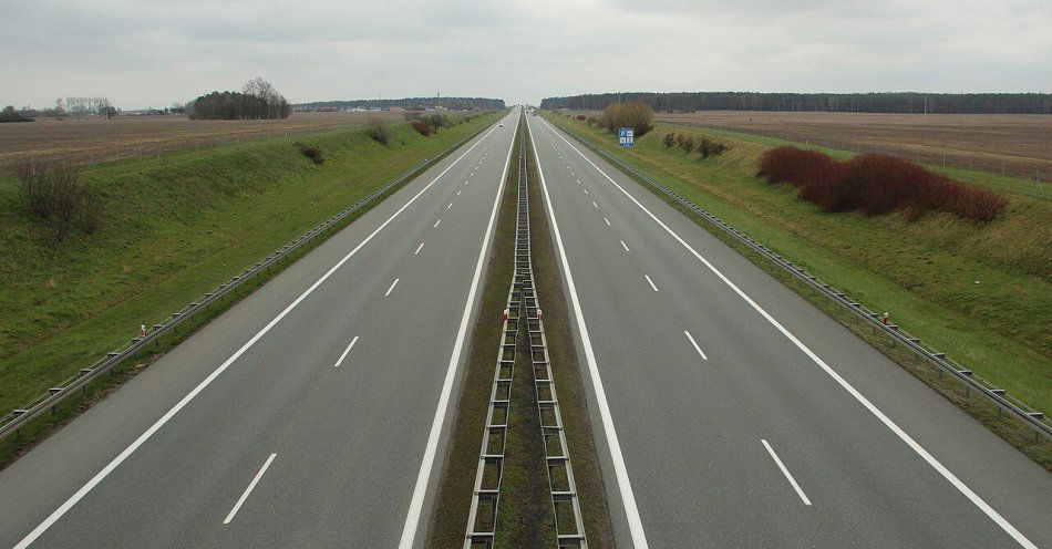 zdjęcie: Autostrada A2 dociera do Białej Podlaskiej / Fot. A.Budz. / Wikimedia Commons, CC BY 3.0 – autostrada A2 w Polsce