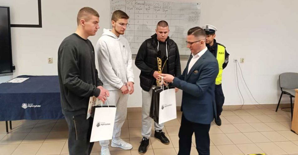 zdjęcie: Wyłonili powiatowych zwycięzców Młodzieżowego Turnieju Motoryzacyjnego / fot. KPP w Kętrzynie