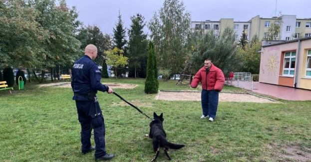 Przewodnicy policyjni dzieciom