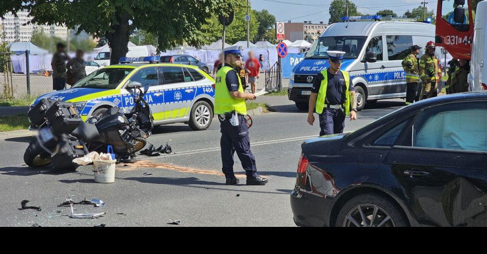 zdjęcie: Uważajcie na drogach! Wypadek na Dmowskiego / fot. KMP w Piotrkowie Trybunalskim