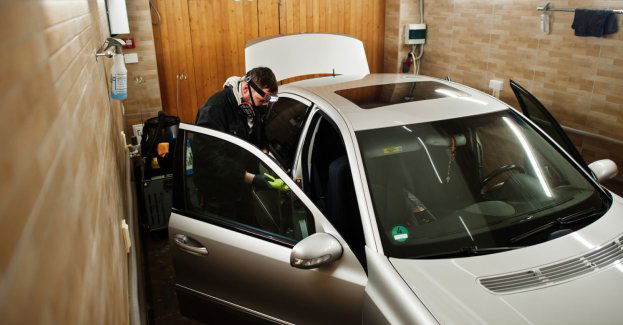 50-latek z Katowic odpowie za kradzież blisko 70 aut