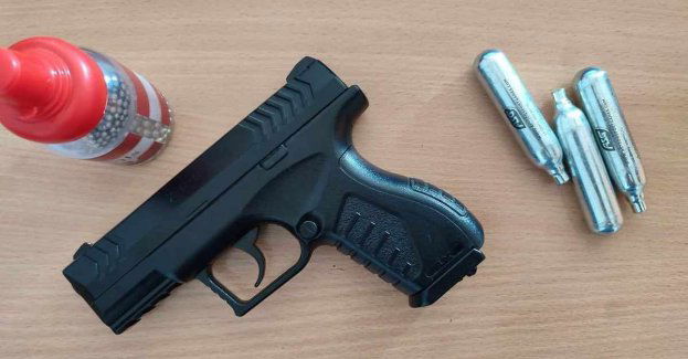 Strzelał z wiatrówki do pojazdów i wiaty przystankowej-został zatrzymany przez policjantów