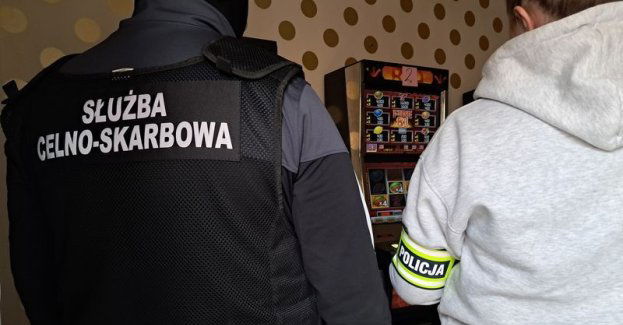 Kwidzyńscy policjanci i funkcjonariusze KAS zlikwidowali kolejne nielegalne automaty do gier