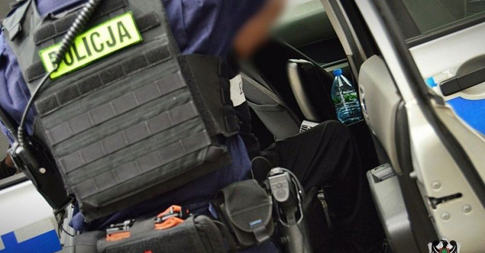 zdjęcie: Był poszukiwany i trafił już do aresztu. 43-latek odpowie jednak dodatkowo za włamanie do altanki oraz kradzież / fot. KMP w Wałbrzychu