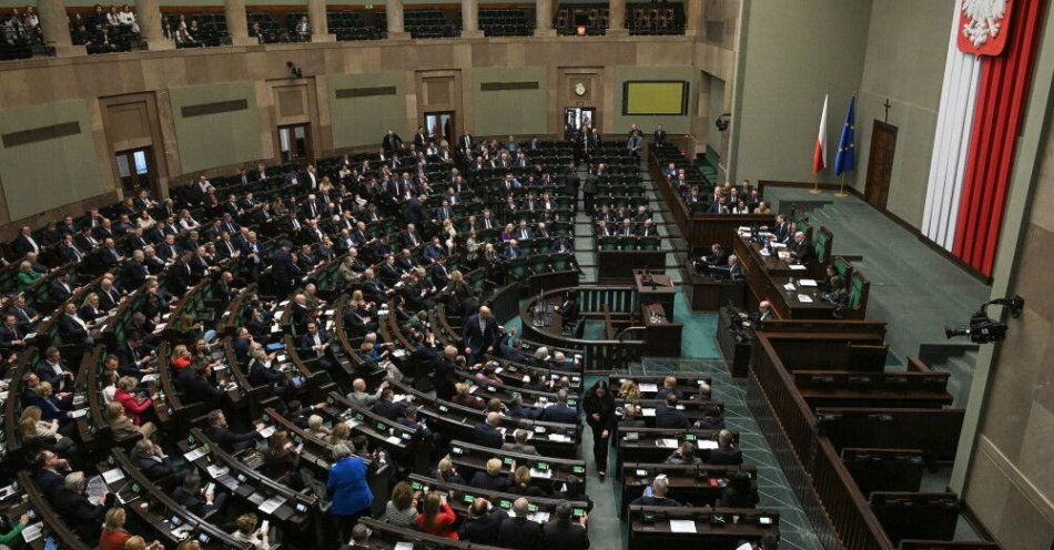 zdjęcie: Sejm przyjął uchwałę w sprawie bezpieczeństwa RP, popierającą rezolucję PE dot. m.in. Tarczy Wschód / fot. PAP