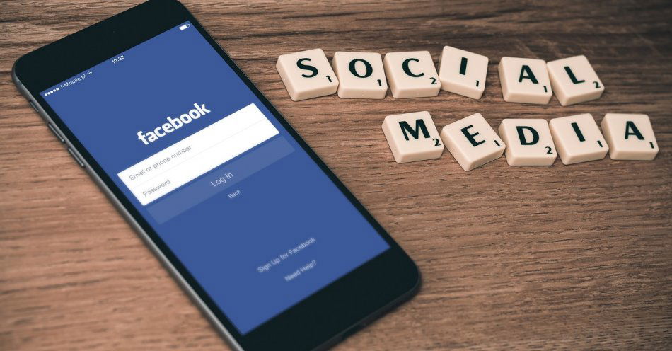 zdjęcie: Uwaga fałszywy znajomy z Facebooka nadal oszukuje! / pixabay/763731