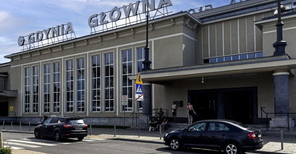 zdjęcie: Uruchomiono połączenie kolejowe Praga-Gdynia; pierwszy pociąg wyruszył z opóźnieniem / fot. PAP