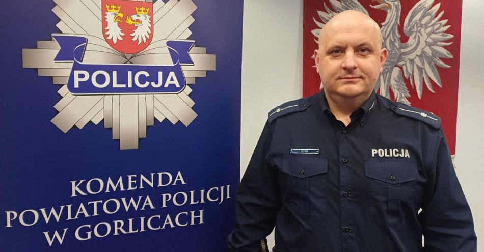zdjęcie: Mł. asp. Paweł Moroń nominowany do tytułu SuperDzielnicowego / fot. KMP w Gorlicach