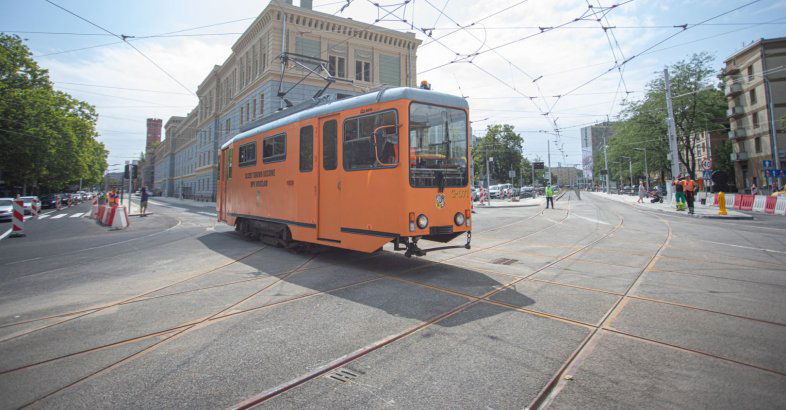 zdjęcie: Ruch tramwajowy wraca na pl. Orląt Lwowskich : koniec objazdów dla kierowców / fot. nadesłane