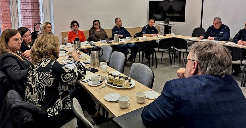 zdjęcie: Instytucje uzgodniły działania dla osób w kryzysie bezdomności / fot. KPP w Chełmnie