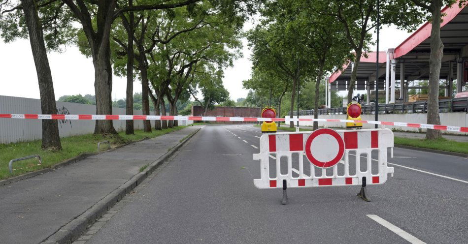 zdjęcie: Utrudnienia w ruchu drogowym podczas Dni Kwidzyna - przemarsz uczestników Juwenaliów / v12393956
