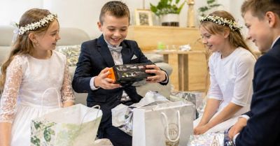Komunia w cyfrowym stylu - najlepsze prezenty technologiczne dla dzieci