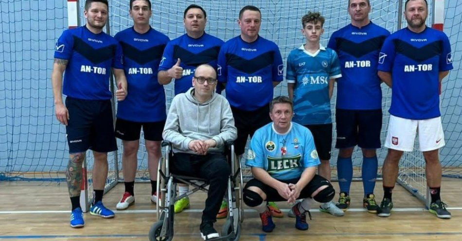 zdjęcie: Policjanci z Aleksandrowa zagrali w turnieju dla Sebastiana / fot. KPP Aleksandrów IMG-20260304-WA0000[1]