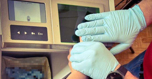 Zatrzymany 39-latek, który wtargnął do kancelarii komorniczej z przedmiotem przypominającym broń  i zagroził pracownikom