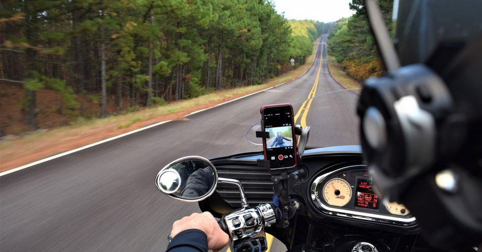 zdjęcie: Skuteczny pościg policjantów za motocyklistą / pixabay/4187586