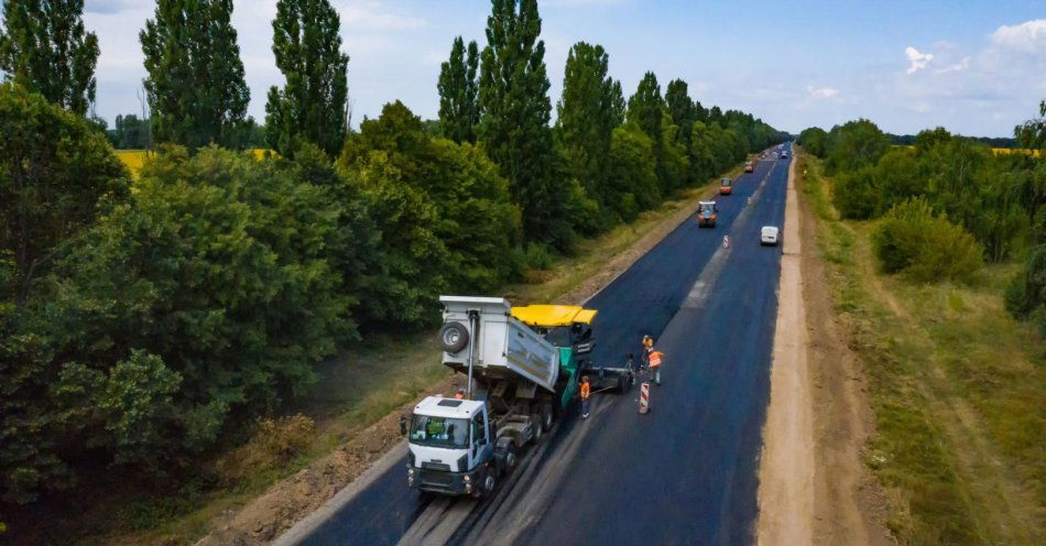 zdjęcie: Prawie 29 mln zł z budżetu państwa dla sześciu samorządów na drogi / v45734595