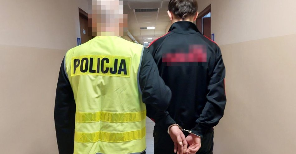 zdjęcie: Maczeta i metalowe rury w ataku na osiedlu. Trzech zatrzymanych / fot. KMP Chełm