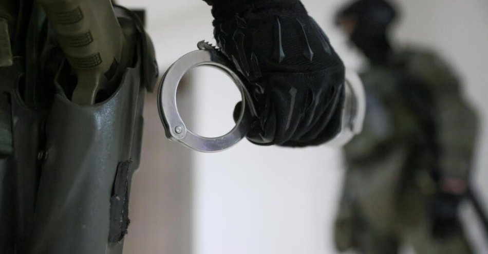 zdjęcie: Policjanci CBŚP rozbili gang porywaczy odpowiedzialny za porwania cudzoziemców na terenie Polski i Łotwy / fot. PAP