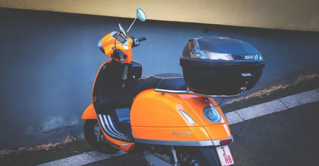 Pijany z dożywotnim zakazem wiózł syna skuterem