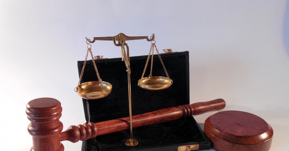 zdjęcie: Chcieli wymierzyć sprawiedliwość, teraz sami odpowiedzą za przestępstwa / pixabay/802300