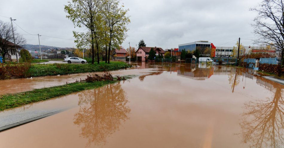 zdjęcie: 2,5 mln zł przekaże Kraków pięciu gminom poszkodowanym przez powódź / v43759643