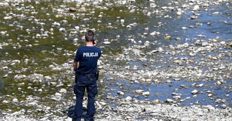zdjęcie: Z Bugu wyłowiono prawdopodobnie ciało kolejnego migranta / fot. PAP