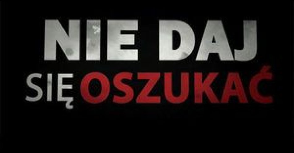 zdjęcie: Oszustwo podczas sprzedaży drzwi / fot. KMP Zamość