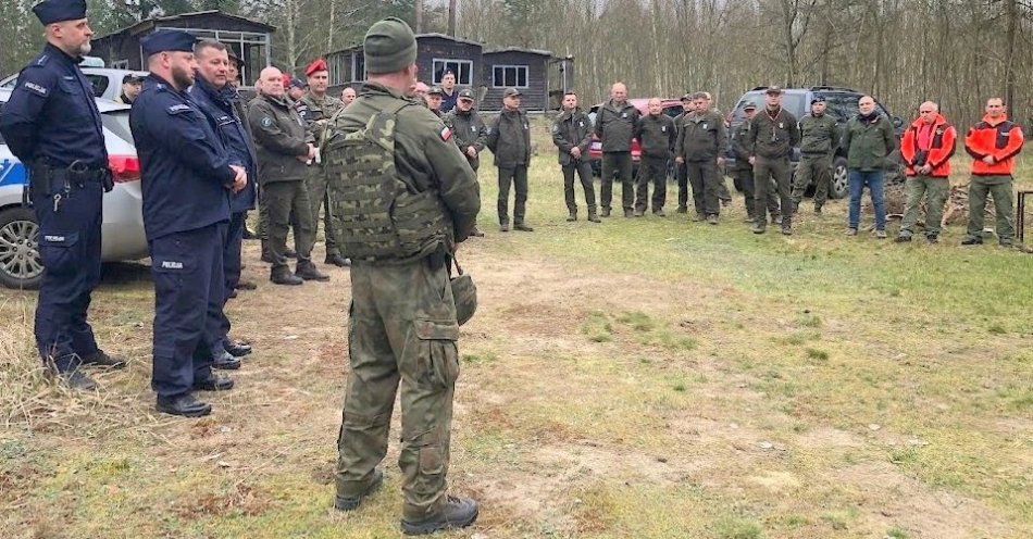 zdjęcie: Podłożenie ładunku wybuchowego w kompleksie leśnym / fot. KPP w Piszu