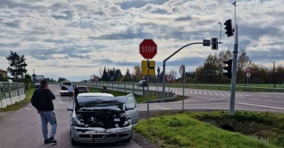 zdjęcie: Volkswagenem uderzył w tył Hondy / fot. KPP Tomaszów Lubelski