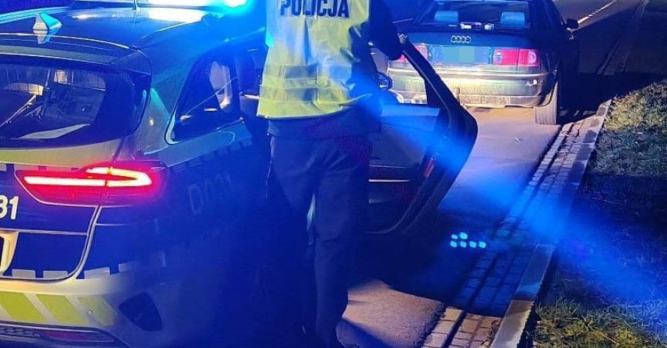 zdjęcie: Młody kierowca zatrzymany z ponad 700 porcjami narkotyków w Audi / fot. KPP Radzyń Podlaski