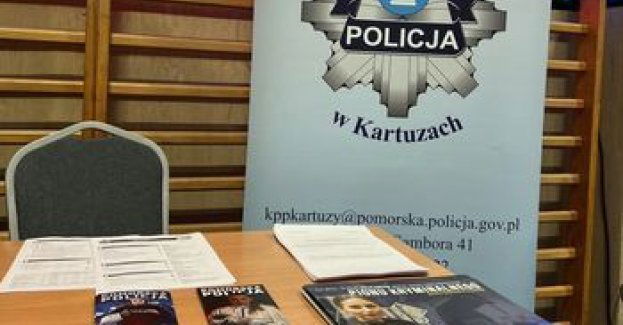 Policja przyciąga młodzież na targach Nauka Praca Kariera
