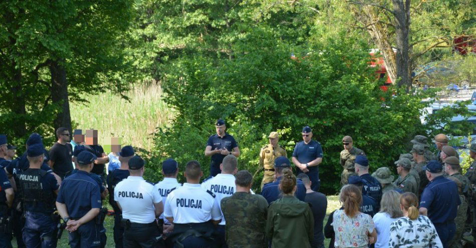 zdjęcie: Poszukiwania zaginionego na jeziorze Rospuda / fot. KMP Suwałki