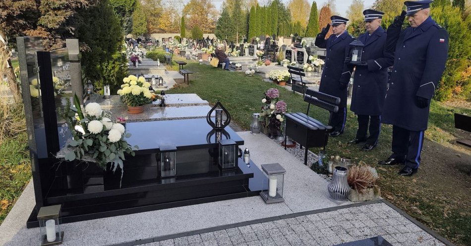 zdjęcie: Konińska policja oddała hołd swoim patronom / fot. KMP w Koninie