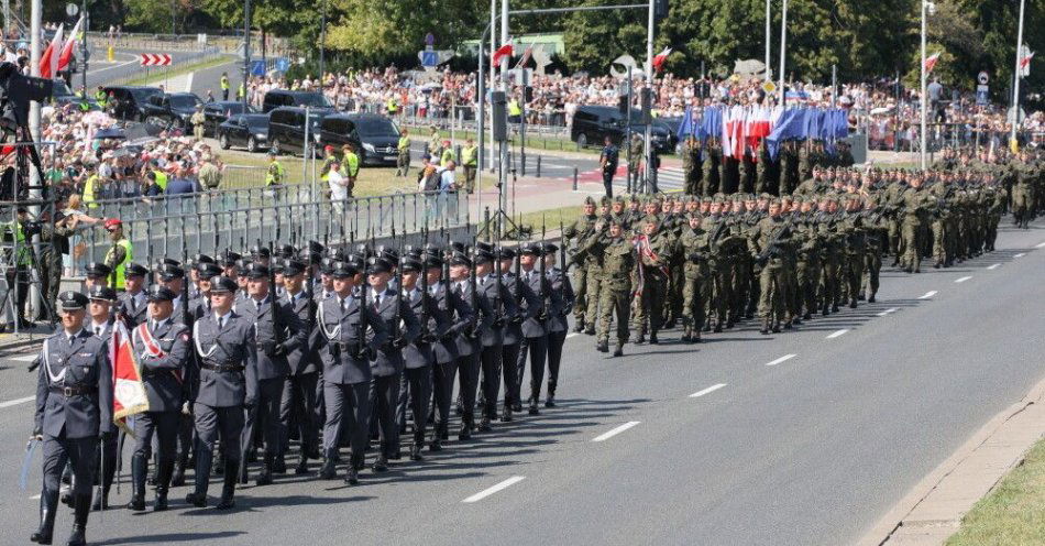 zdjęcie: W Warszawie defilada wojskowa z okazji Święta Wojska Polskiego / fot. PAP