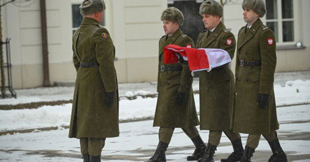 Zakończyła się cotygodniowa ceremonia zmiany flagi RP w Pałacu Prezydenckim