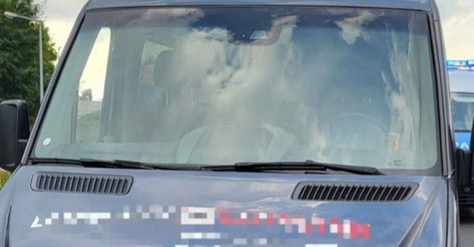 zdjęcie: Gnieźnieńscy policjanci odzyskali Mercedesa skradzionego w Berlinie / fot. KPP Gniezno