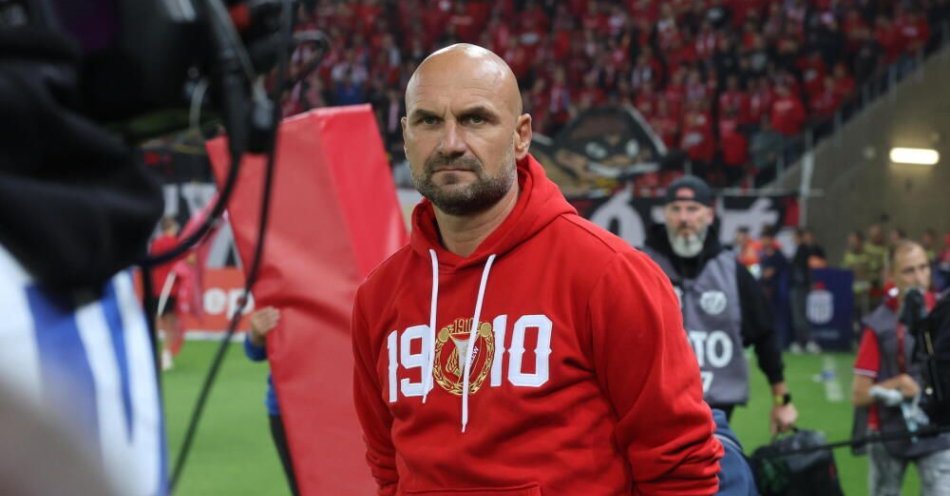 zdjęcie: Ekstraklasa piłkarska – Sopic nie jest już trenerem Widzewa / fot. PAP