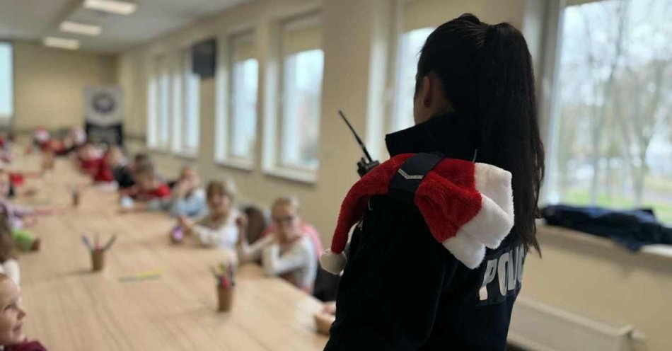 zdjęcie: Bezpieczne Mikołajki w komendzie policji w Sochaczewie / fot. KPP w Sochaczewie