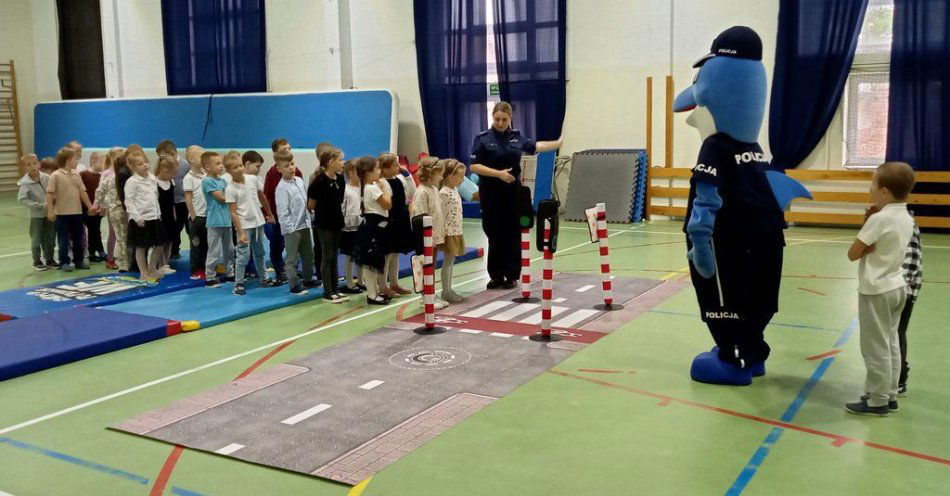 zdjęcie: Uczniowie z gminy Dobrcz bezpieczni w drodze do szkoły z Polfinkiem / fot. KWP w Bydgoszczy