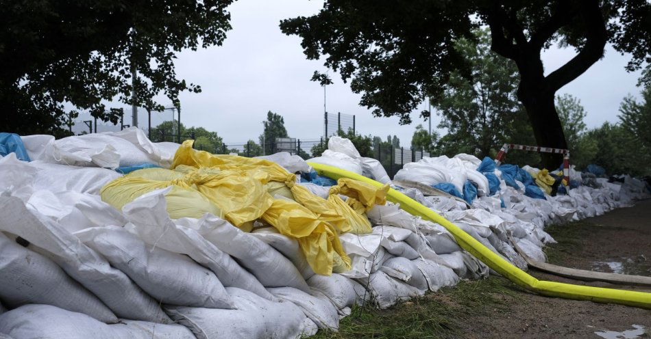 zdjęcie: Pół miliona zł na początek na bieżące potrzeby powodzian / v11553902