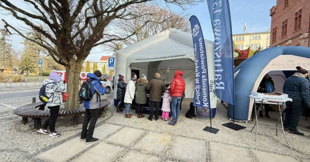 Policjanci wspierali WOŚP na Ratuszu w Kołobrzegu