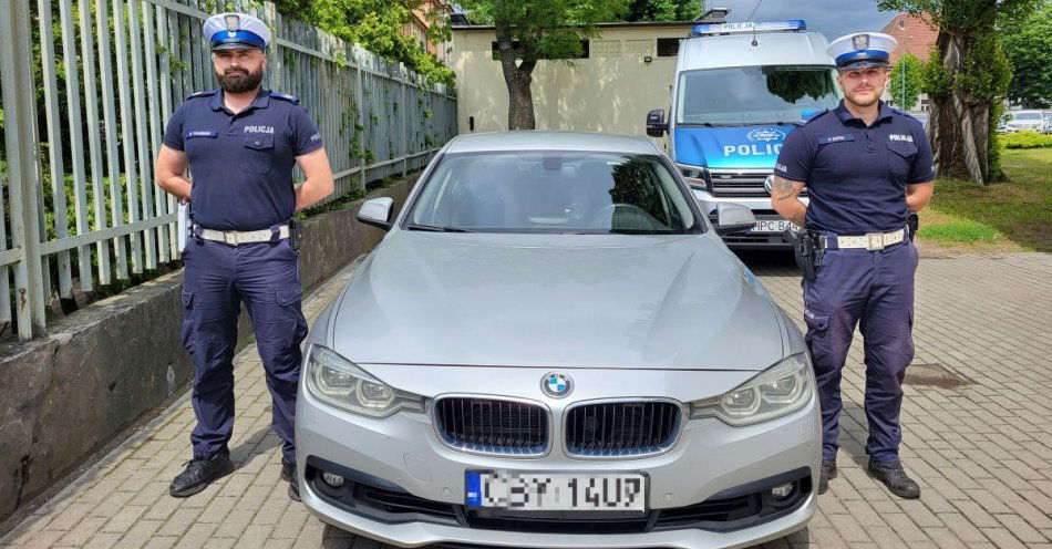 zdjęcie: Policjanci ze SPEEDU zadbali o to, aby ciężko chore dziecko dotarło na czas do szpitala / fot. KMP w Grudziądzu