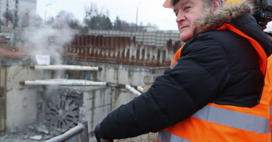 zdjęcie: Kończymy kolejny etap budowy podziemnego tunelu kolejowego w Łodzi / fot. PAP