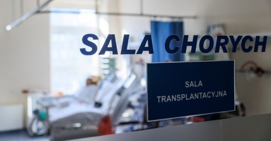 zdjęcie: Ekspertka w Ogólnopolskim Dniu Transplantacji: rozmawiajmy z bliskimi o przeszczepach / Warszawa, 10.02.2023. Na zdjęciu z 9 bm. sala transplantacyjna w szpitalu MSWiA w Warszawie. Marian Oniszczuk, u którego w Państwowym Instytucie Medycznym MSWiA przeszczepiono oba płuca, wraca do zdrowia. Operacja odbyła się 1 bm. (mr) PAP/Leszek Szymański ***Zdjęcie do depeszy PAP pt. Warszawa: pacjent po przeszczepie obu płuc w Państwowym Instytucie Medycznym MSWiA wraca do zdrowia***