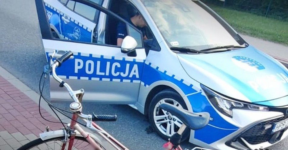 zdjęcie: Wieczorna kontrola rowerzysty, który znajdował się pod wpływem alkoholu / fot. KMP w Wałbrzychu